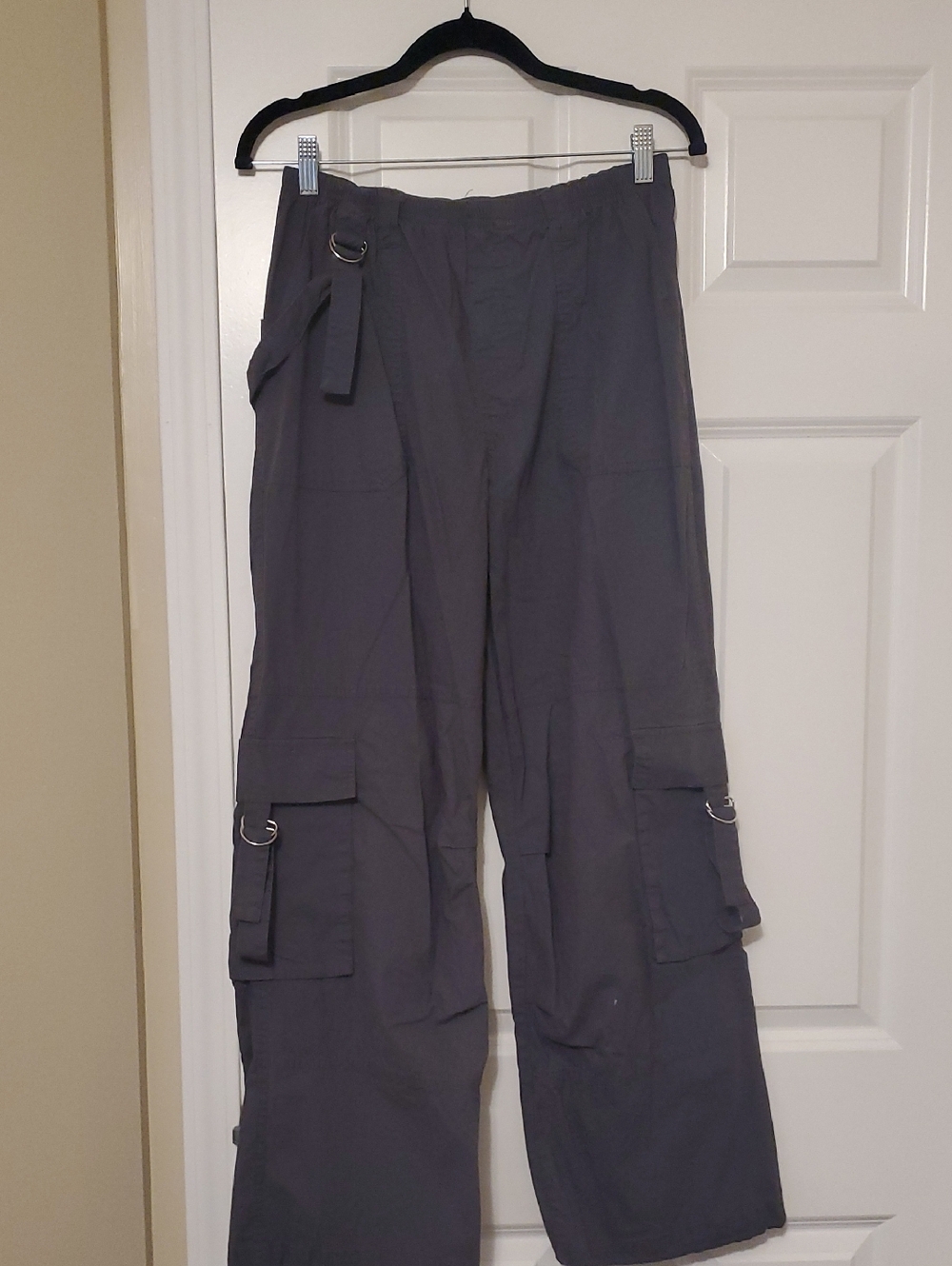 Women's Cargo Utility Pants with D-Ring Detail - Gray